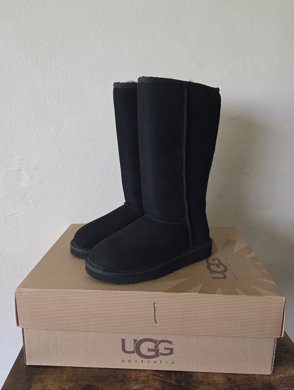 UGG 5229 Australia Classic Tall Black Suede Boots KIDS Size 1 US NEW